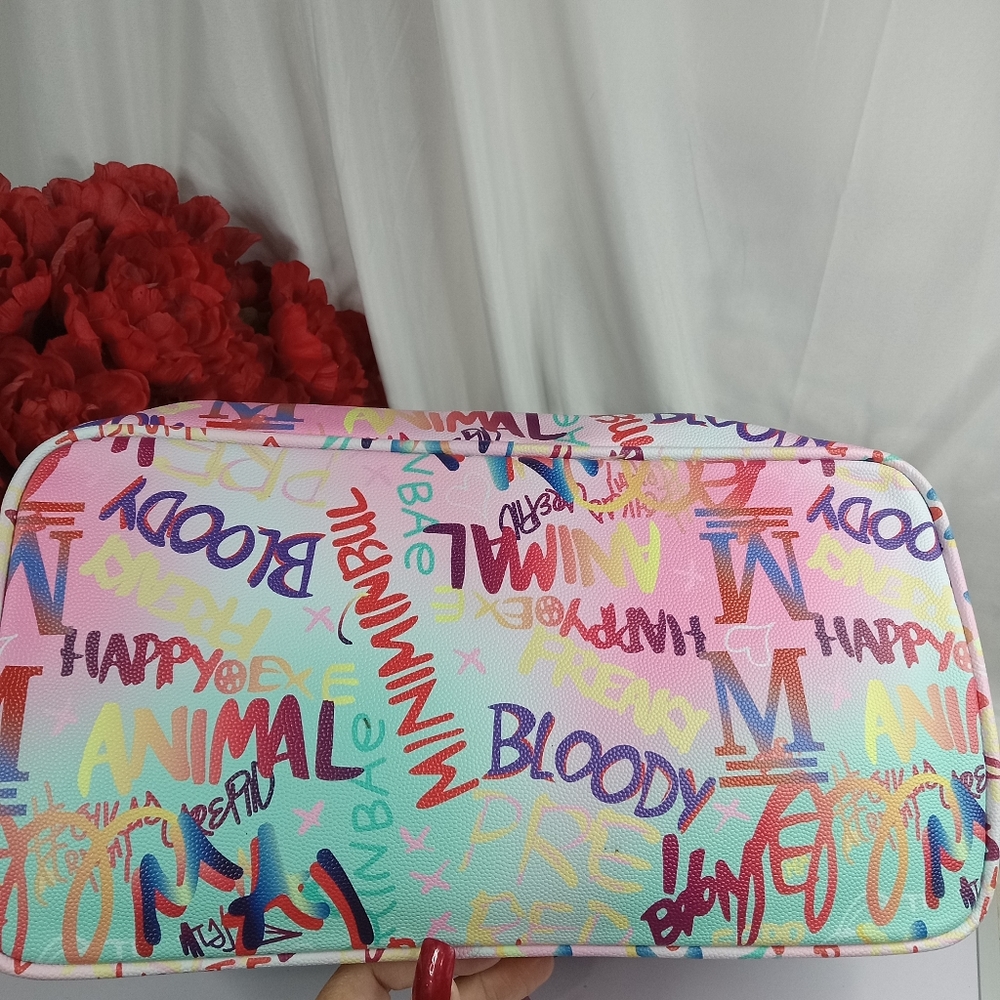 Graffiti tote - Picture 3 of 4